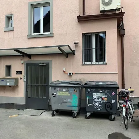 In Mit Dachterrasse // Langstrasse *