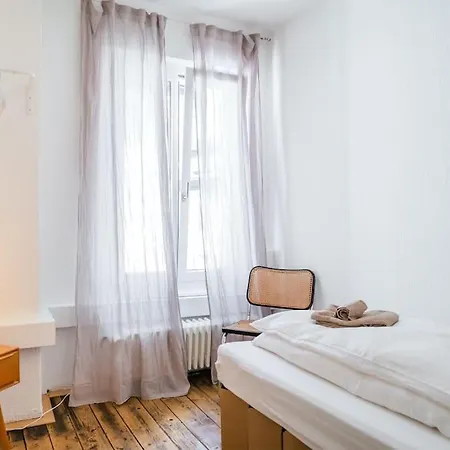 In Mit Dachterrasse // Langstrasse アパート *