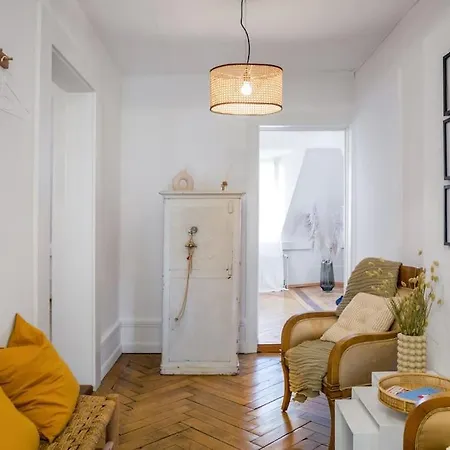 In Mit Dachterrasse // Langstrasse