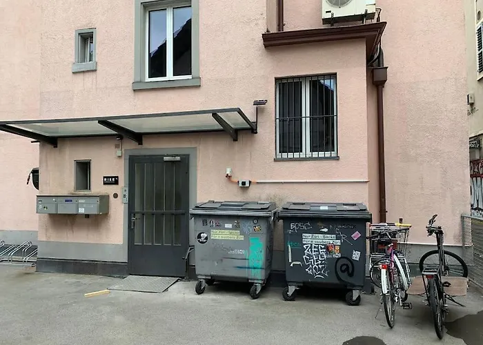 In Mit Dachterrasse // Langstrasse *