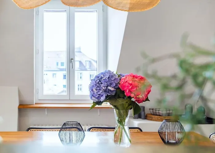 In Mit Dachterrasse // Langstrasse 아파트 취리히