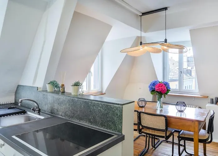 In Mit Dachterrasse // Langstrasse Zurique