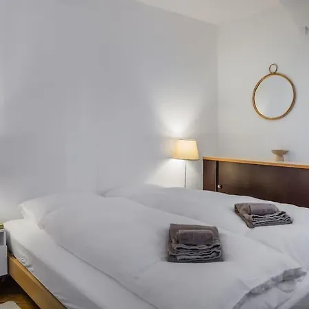 Apartament In Mit Dachterrasse // Langstrasse