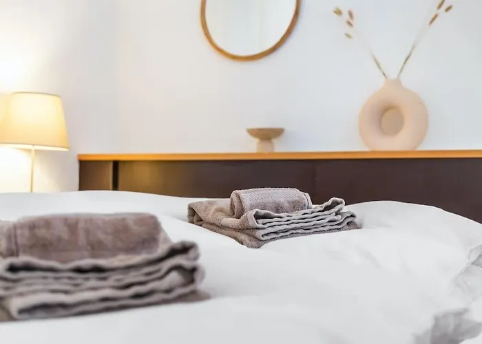 In Mit Dachterrasse // Langstrasse Apartment *